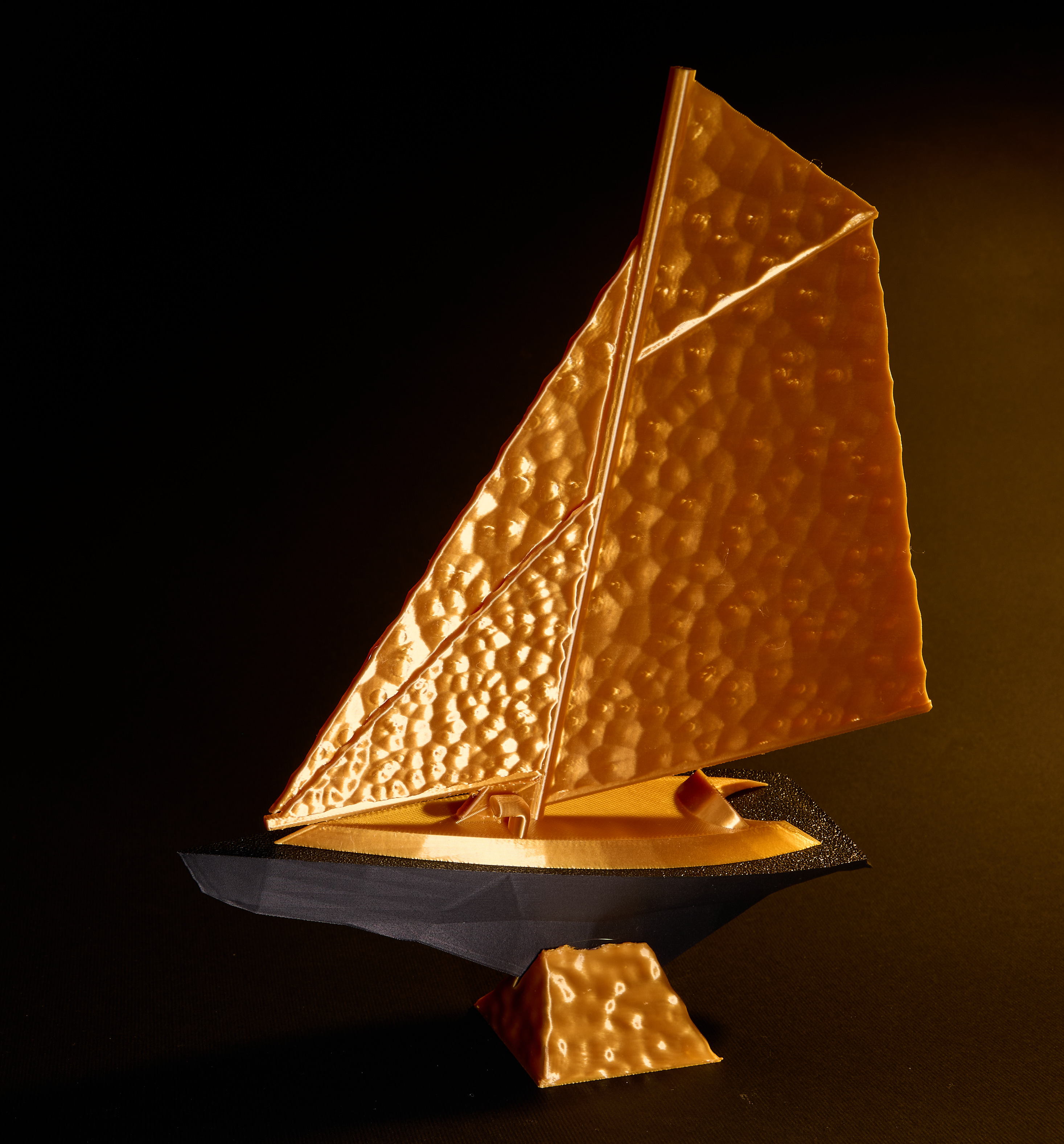 Minimal, gold variant detail 2